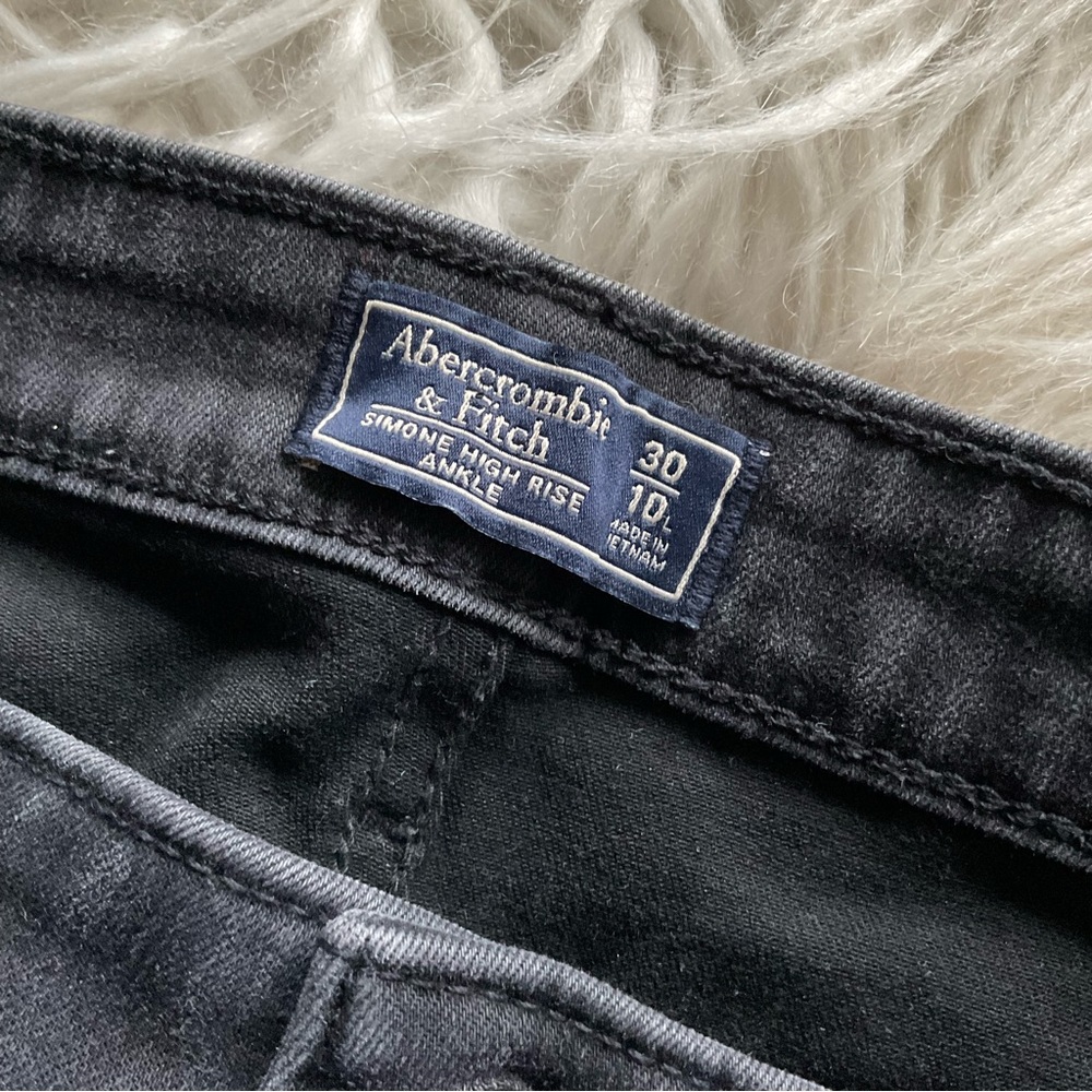 Abercrombie Simone High Rise Ankle Notched Hem Jeans - Picture 3 of 6